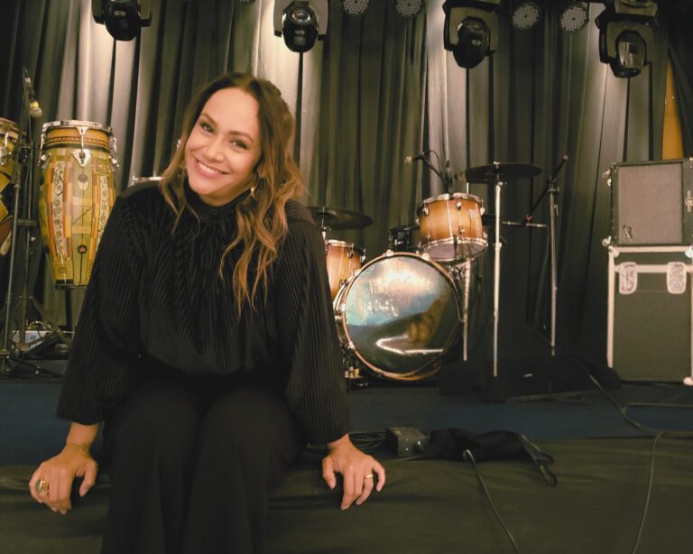 Simone Duarte lança o single “Apocalipse 5”