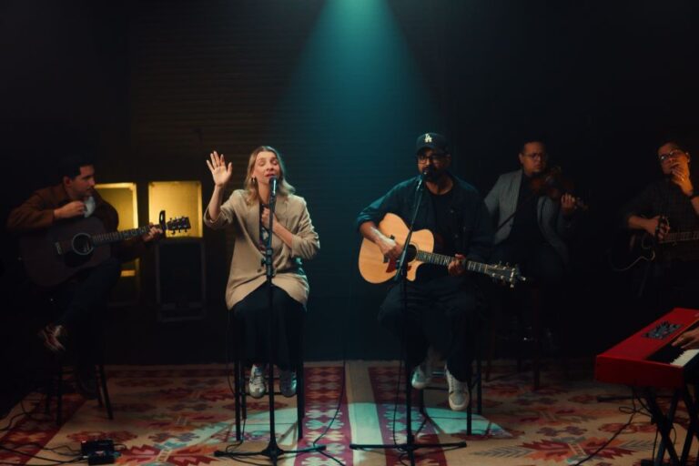 Lucas e Evelyn lançam a canção “Que Nome É Esse”, um Nome sobre todo nome