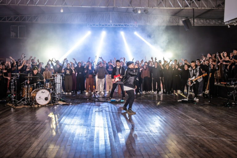 Khorus lança “Eu Sou Livre”, a primeira canção do DVD “Livre”