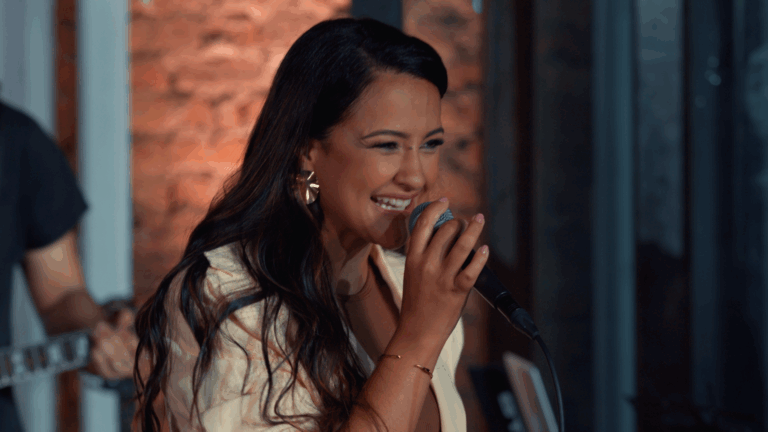 Bruna Martins lança “Milagre Após Milagre”