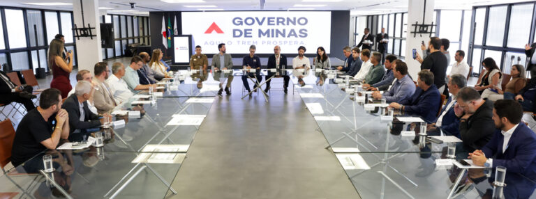 Governo de Minas se reúne com diretoria da Associação Mineira de Municípios em Belo Horizonte