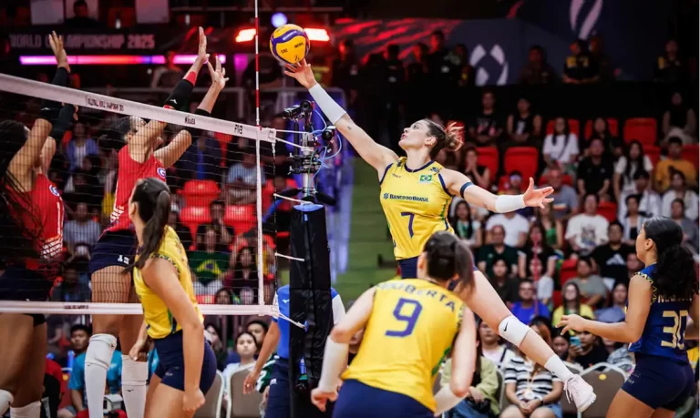 Brasil vence e pega França nas quartas do Mundial de vôlei feminino