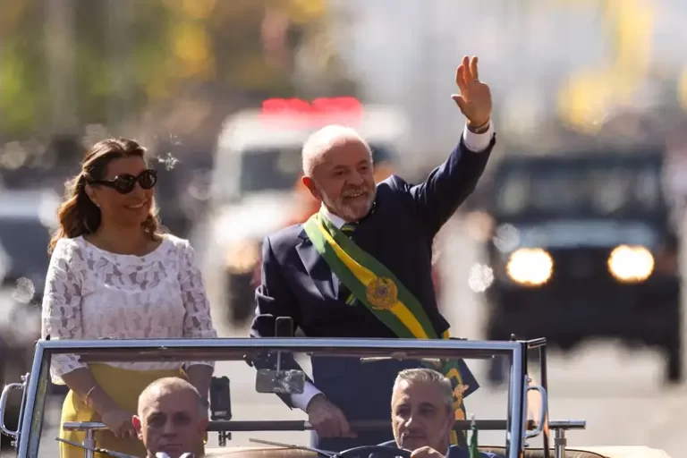 Lula e outras autoridades participam de desfile do 7 de Setembro na Esplanada