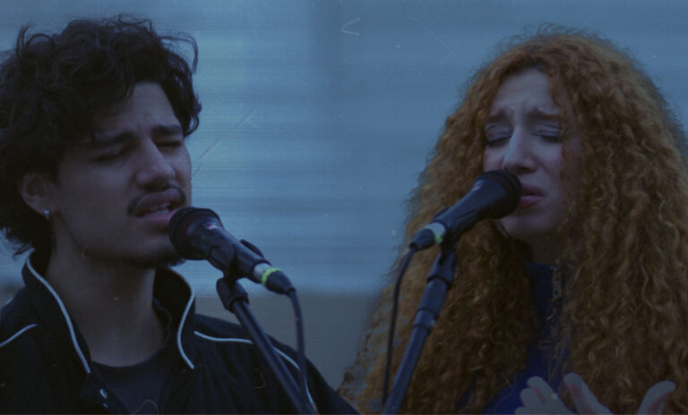 Vitória Frozi & Kaleb Fernandes do Cultura do Céu juntos na canção “Herege”