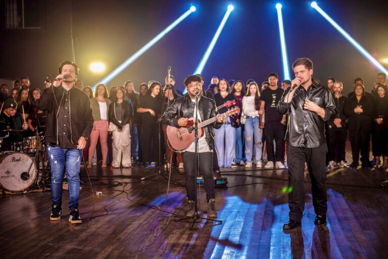 Ministério Khorus, collab André e Felipe, lança o segundo single do DVD “Livres 2025”