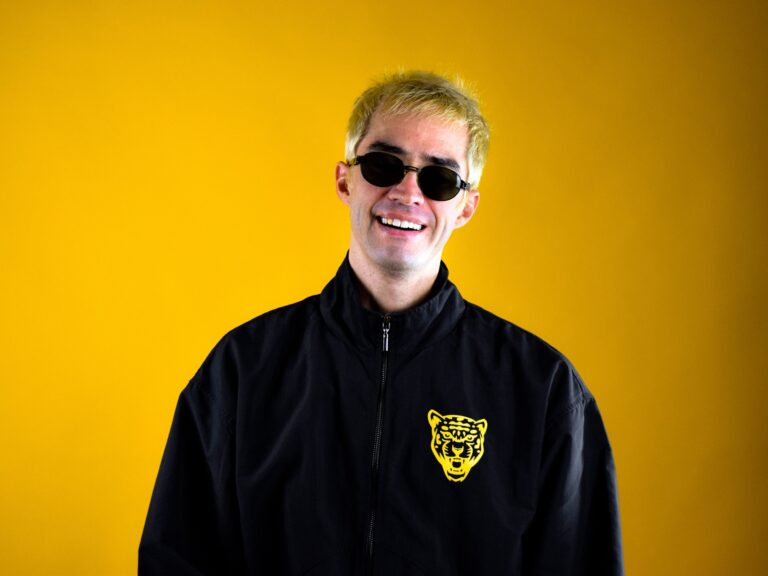 Guirroh mistura groove, fé e atitude no single “Crente”