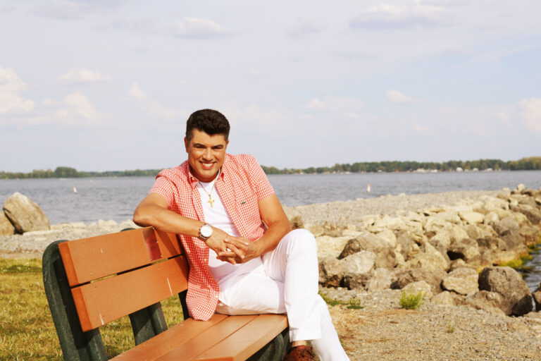 Lenno Maia lança nova versão de “Videira”, sucesso do saudoso pastor Cláudio Claro