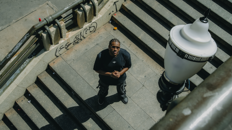 O Peter lança “Vivendo o Auge”, uma canção leve e contagiante sobre o amor de Jesus!