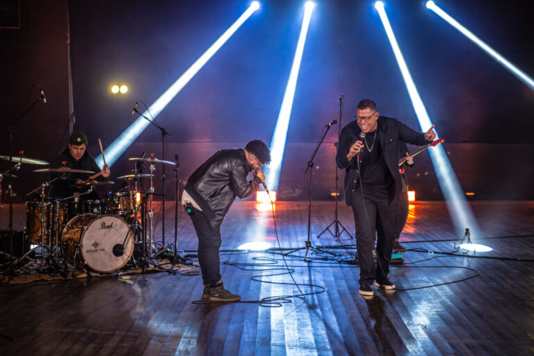 Ministério Khorus lança a linda canção “Eu Te Amo” collab Anderson Freire