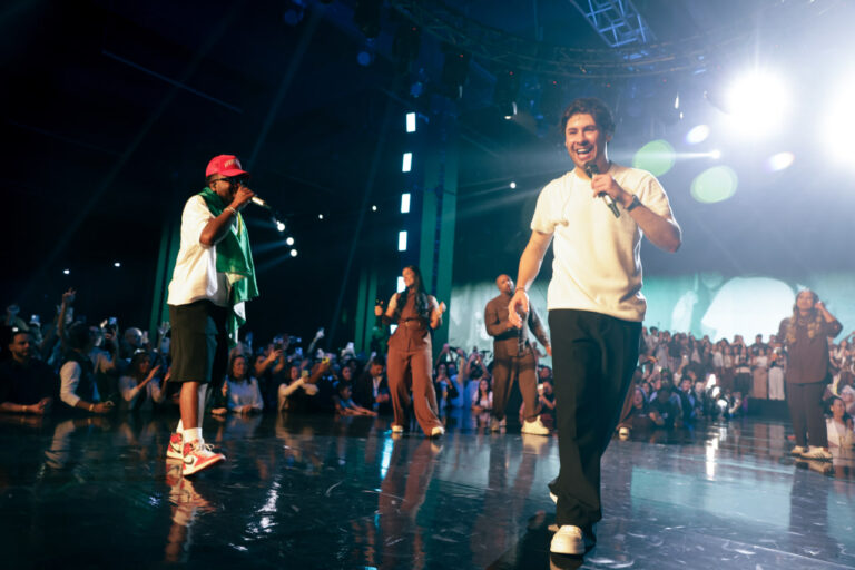 Marcos Freire lança “Aleluia Santo”, collab Chandler Moore, música do projeto UNITED