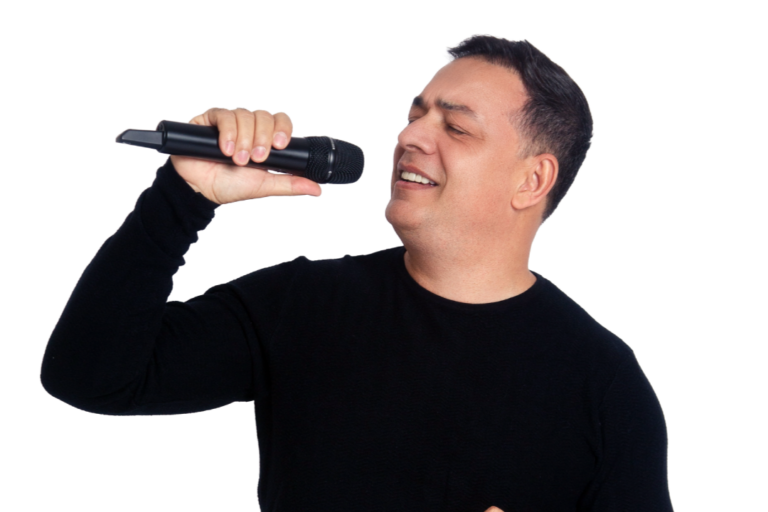 Antes conhecido como Charlys da Rocinha, ele já participou da novela O Clone, Fantástico e outros grandes programas de TV na rede nacional.