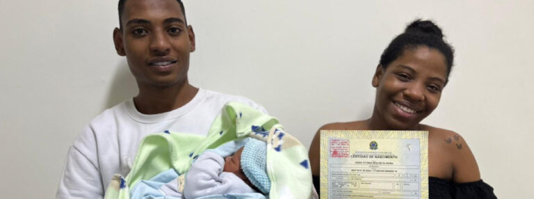 Serviço de certidão de nascimento gratuita já beneficiou mais de 500 mil crianças em Minas