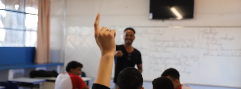 Governo do Estado anuncia 30 escolas estaduais selecionadas no Minas Bilíngue para 2026