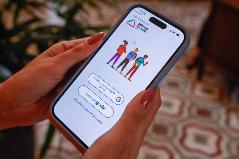 Aplicativo Minha Escola MG amplia acesso à vida escolar dos estudantes da rede estadual