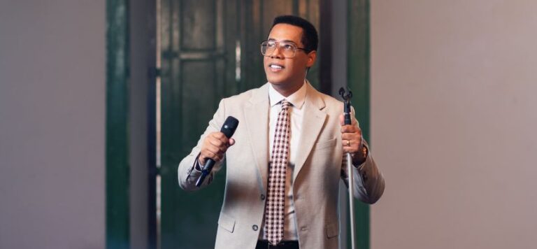 “Tijolinho por Tijolinho” de Alex Soares torna-se hino de reconstrução e chega a 1,5 milhão de views