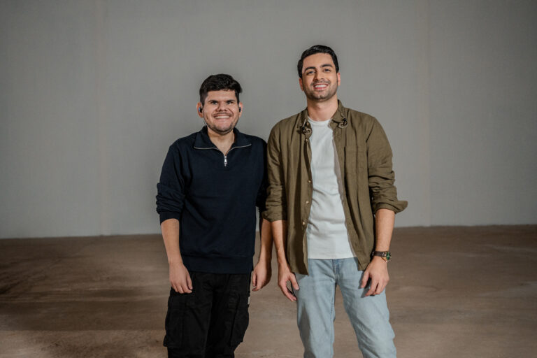 Gabriel Brito e Matheus Trindade lançam “Conheço um Nome”