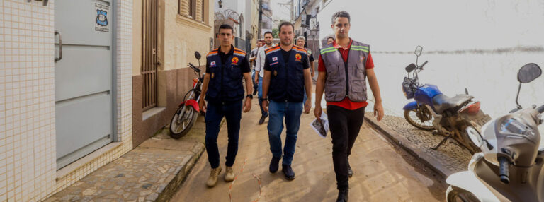 Governo de Minas anuncia hospital de campanha e reconstrução de pontes em Ubá