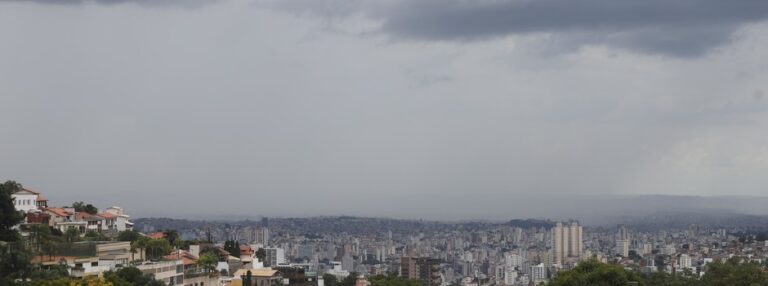 Defesa Civil de Minas Gerais alerta para previsão de chuvas intensas até domingo (8/3)