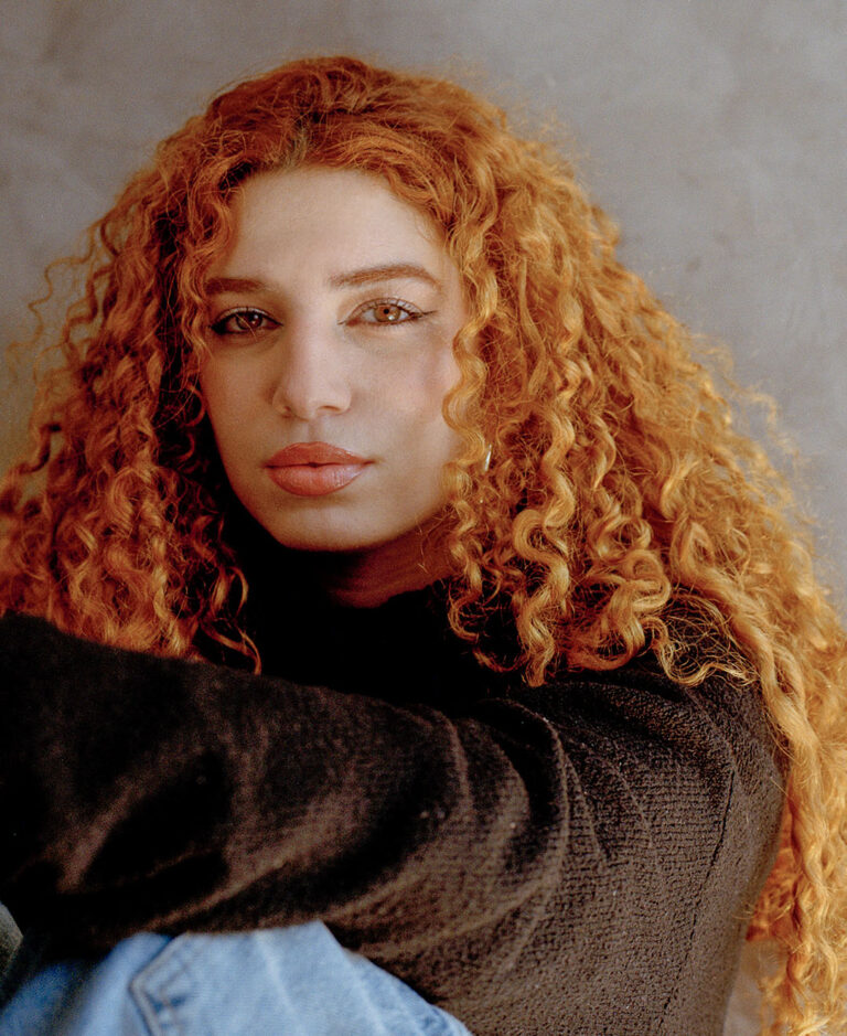 Vitória Frozi lança “Lamento”: um clamor sincero nascido em meio à depressão