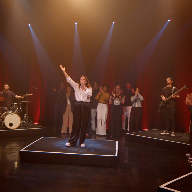 “Brado de Vitória”: Valeria Azerrad lança canção que celebra a força da fé e da união em Cristo