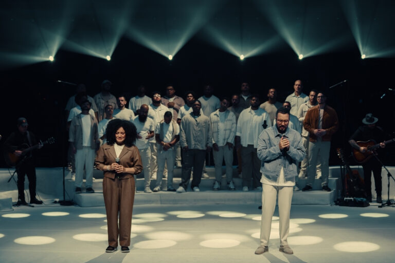 Isaías Saad lança “Sobre as Águas” com Marsena e revisita clássico que marcou gerações