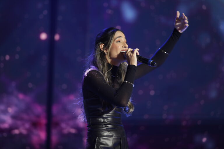 Júlia Cristiano: ex-participante do programa Raul Gil, tem trajetória de adoração a Deus e propósito