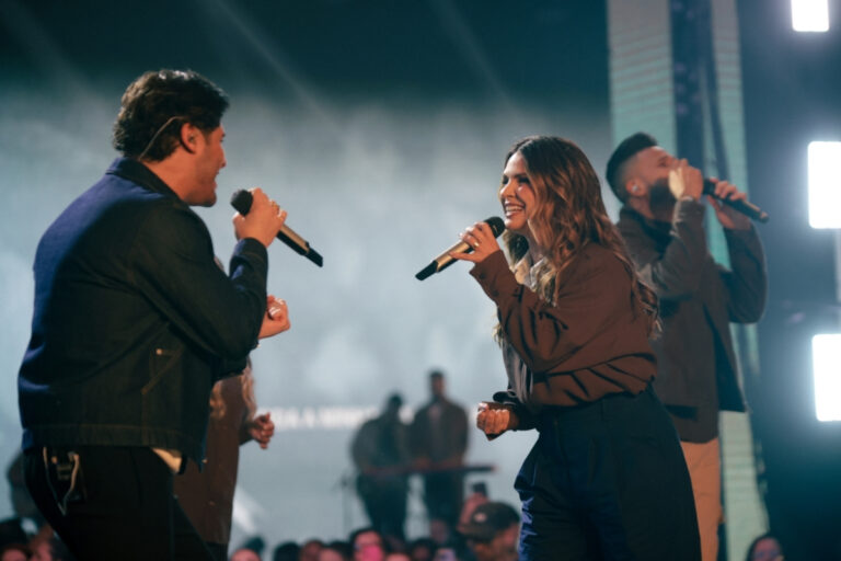 Marcos Freire e Aline Barros unem gerações em “Eu Tenho Sede de Ti”
