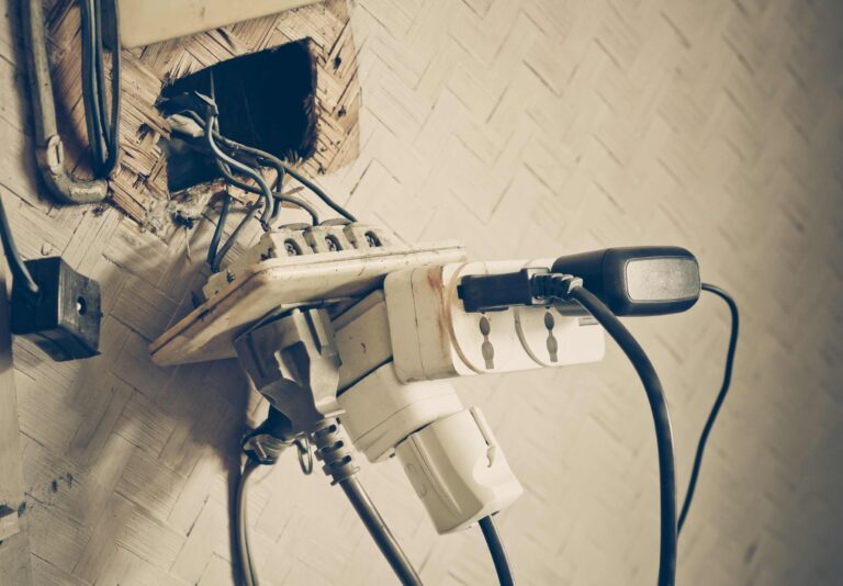 Brasil contabiliza pelo 3º ano consecutivo mais de 2 mil acidentes elétricos e Cemig alerta para cuidados 