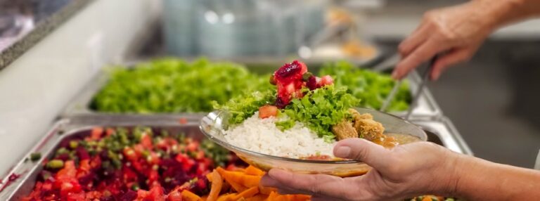 Governo de Minas amplia em mais de sete vezes equipe de nutricionistas da rede estadual