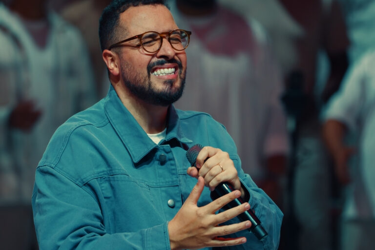 Isaías Saad lança “Todas as Coisas / Tudo Entregarei”, um convite à confiança plena em Deus