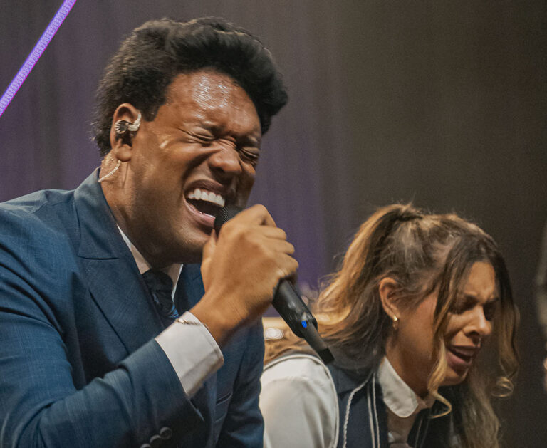Com testemunho de livramento, Alison e Vitória lançam a emocionante canção “Não Toca”