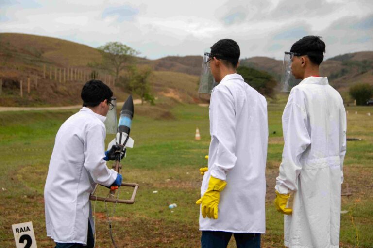 Julho: Mês Nacional das Olimpíadas Científicas e do Conhecimento