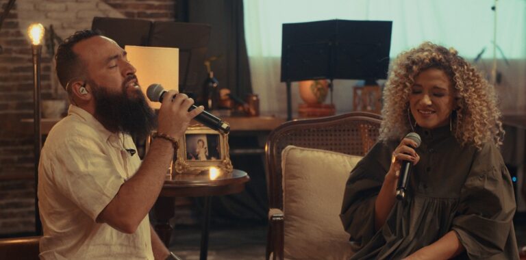 Arianne e Marco Telles revivem clássicos da música cristã em novo medley do projeto “Como Cantavam Nossos Pais 2”