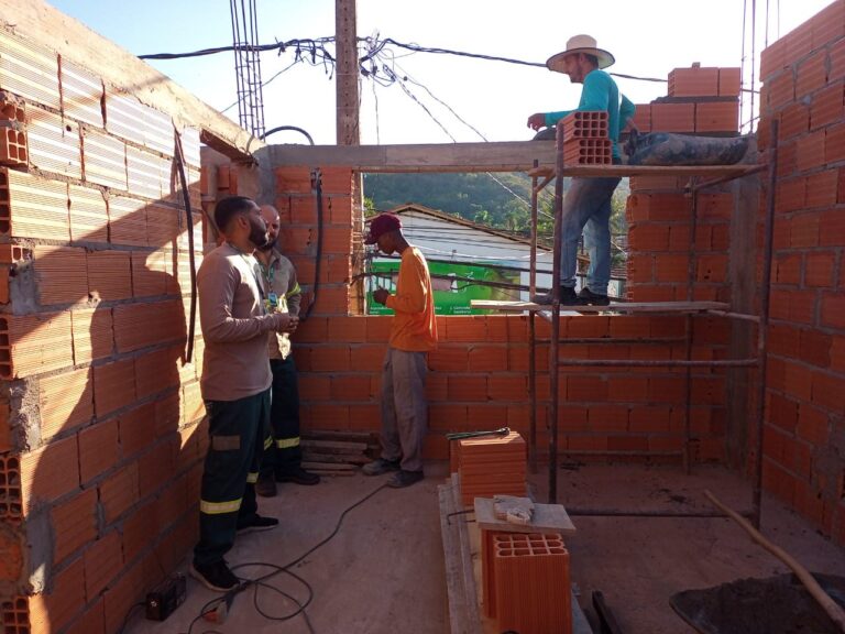 Construção civil lidera mortes por choque elétrico no Brasil e Cemig reforça alerta de segurança 
