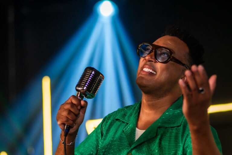 Marquinhos Gomes e Grupo Pique Novo celebram milagre em releitura inédita de “Não Morrerei”