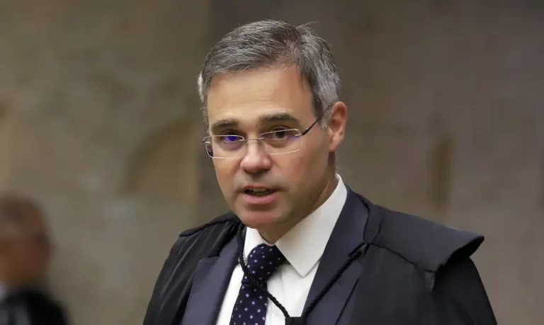 Mendonça rejeita ação contra reajuste do Bolsa Família