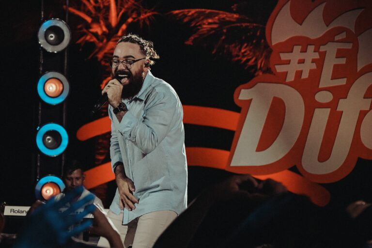 No Setembro Amarelo, Jhonny Salvação lança “Melhor Fase”, música sobre ansiedade, fé e esperança